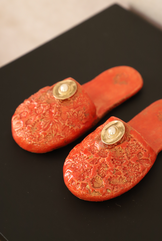 Cerámica Zapatos coral con dorado